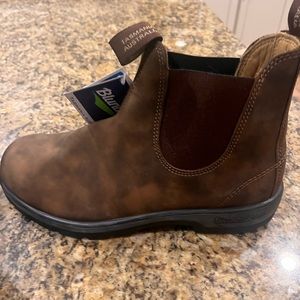 Blundstone 585 Men’s size 9 US, size 8 AUS. New in Box, Rustic Brown Leather
